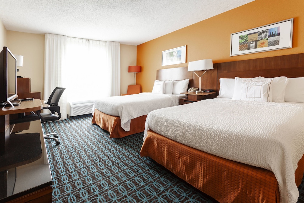 Room, 2 Queen Beds - Photo 1