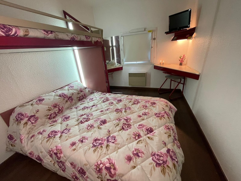 Economy Double Room Single Use photo 1