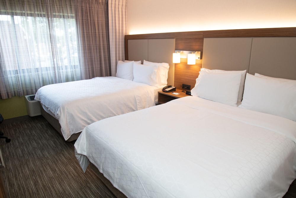 Standard Room, 2 Double Beds photo 3