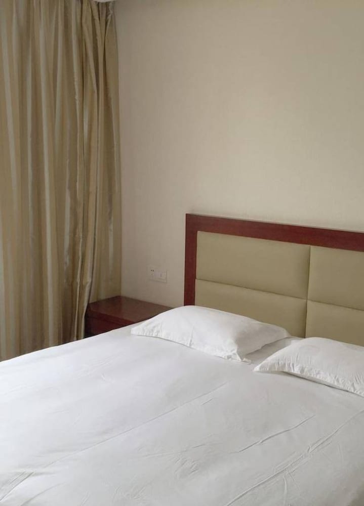 Double Room, No Windows
