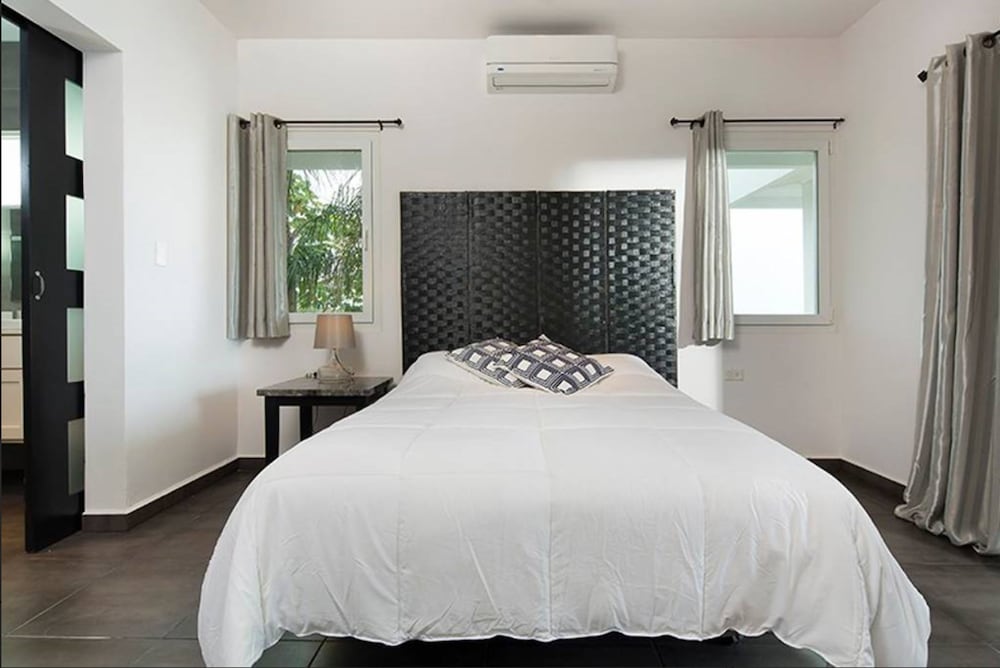 Deluxe Villa, 3 Bedrooms photo 2