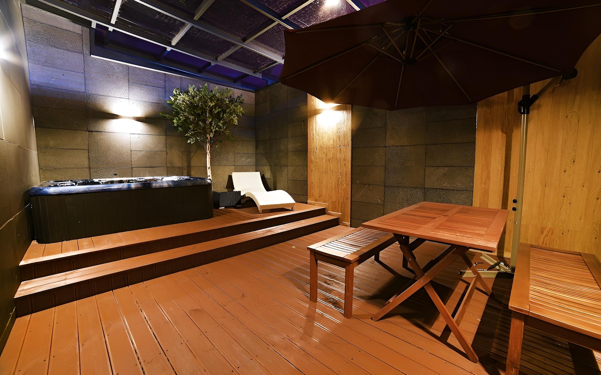 Room (VIP (Jet Spa)) - Photo 17
