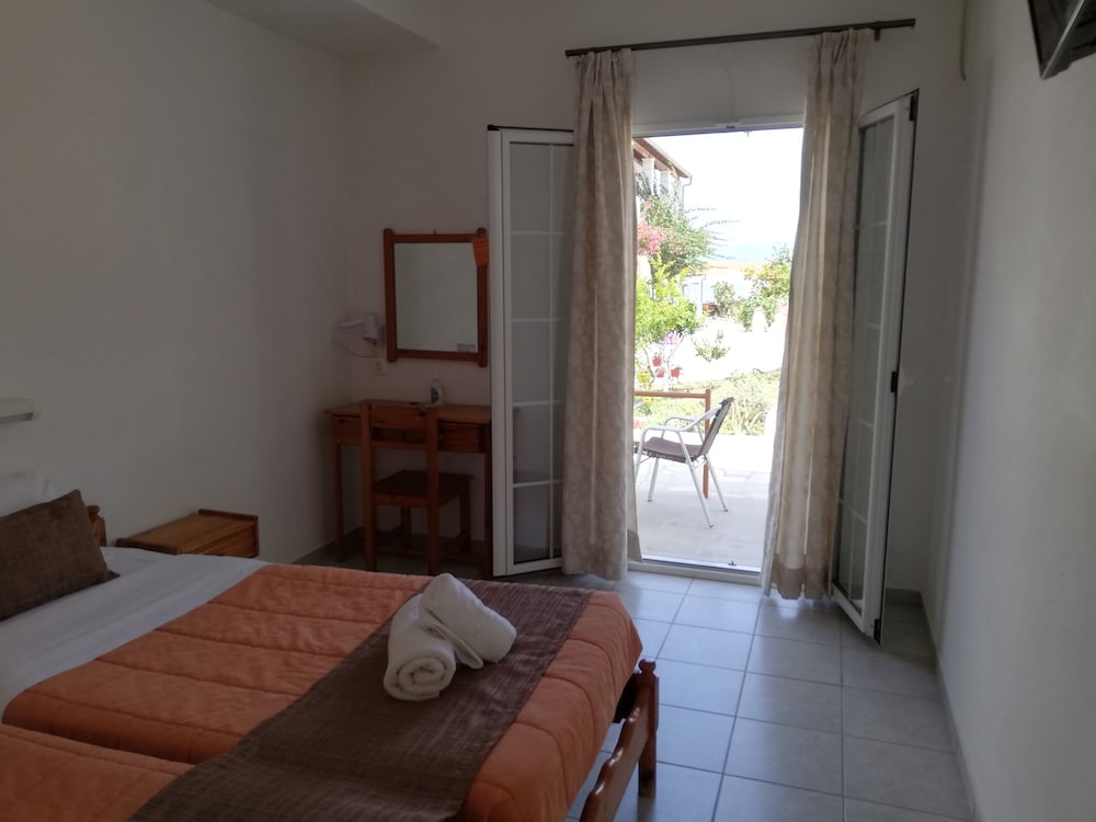 Studio, Balcony, Partial Sea View