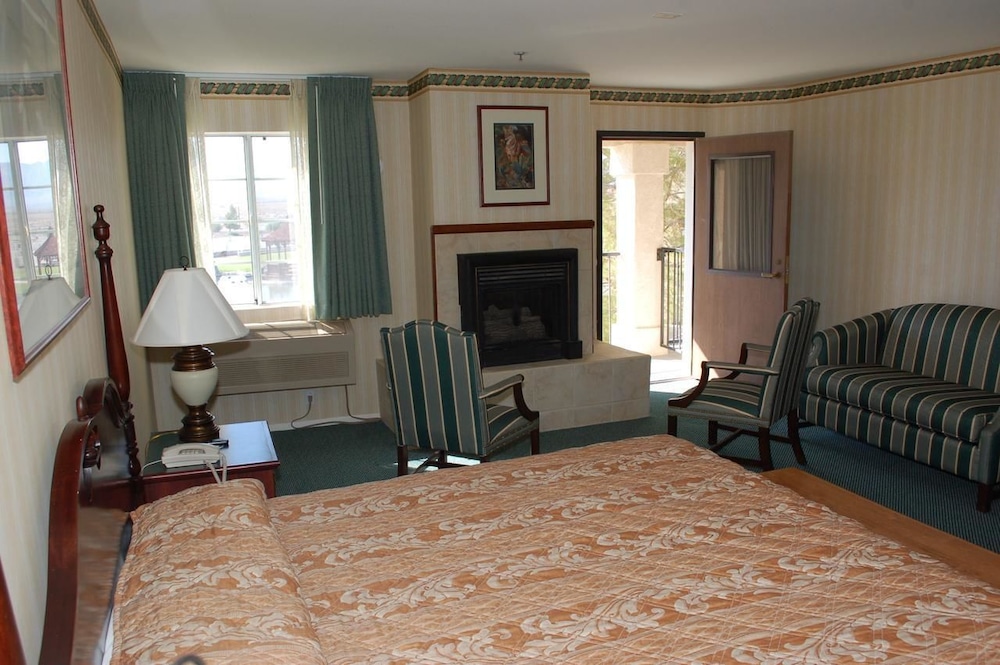 Junior Suite, 1 King Bed photo 3