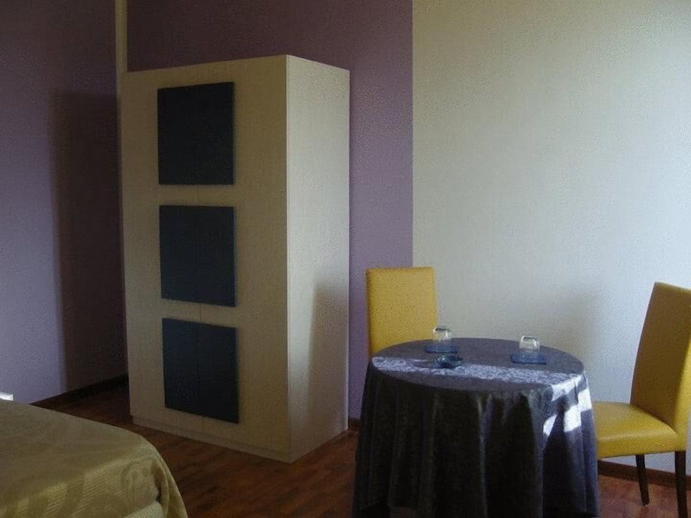 Family Room photo 3