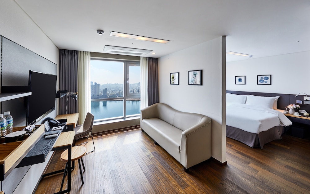 Suite photo 1