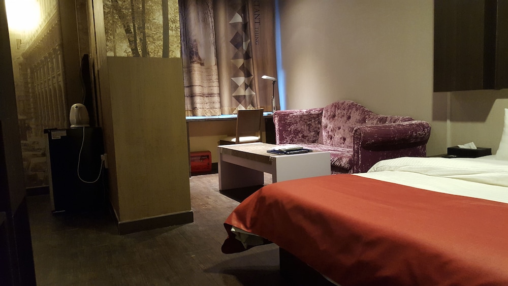 Luxury Room (Check-in: Friday 10 PM/Saturday 11 PM)