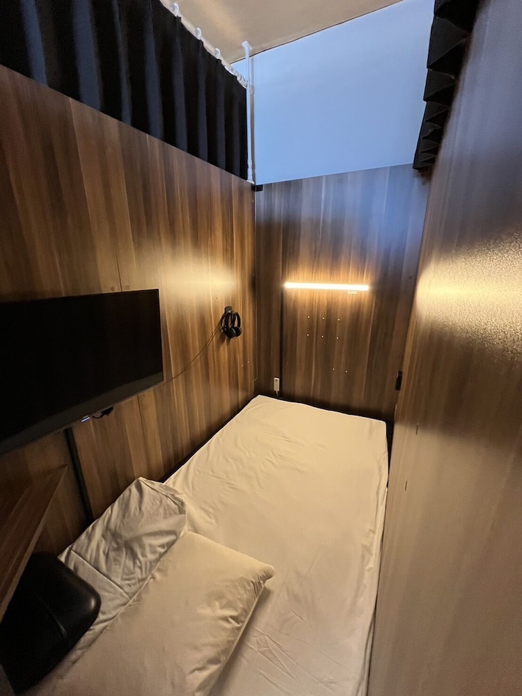 Premium Cabin, Men Only photo 1