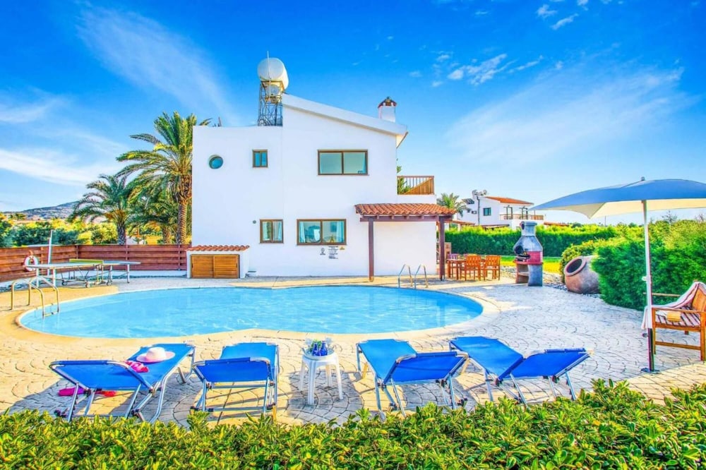 Villa photo 1