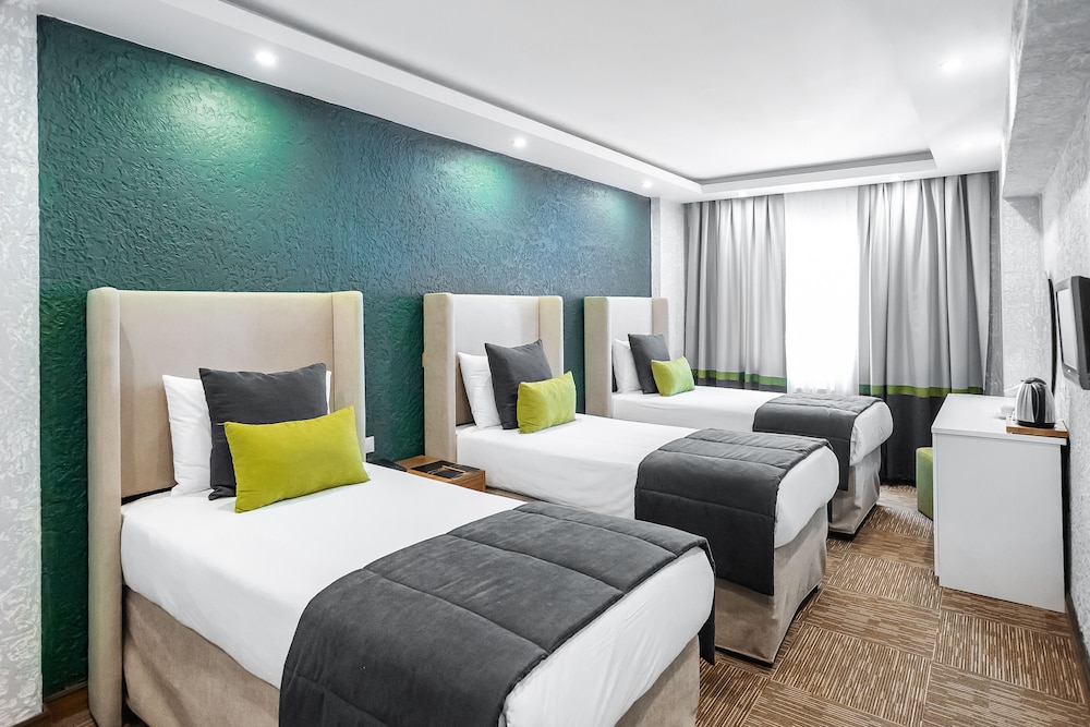 Triple Room, 3 Twin Beds photo 1