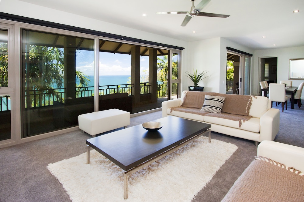 Deluxe Apartment, 2 Bedrooms, Pool Access photo 3