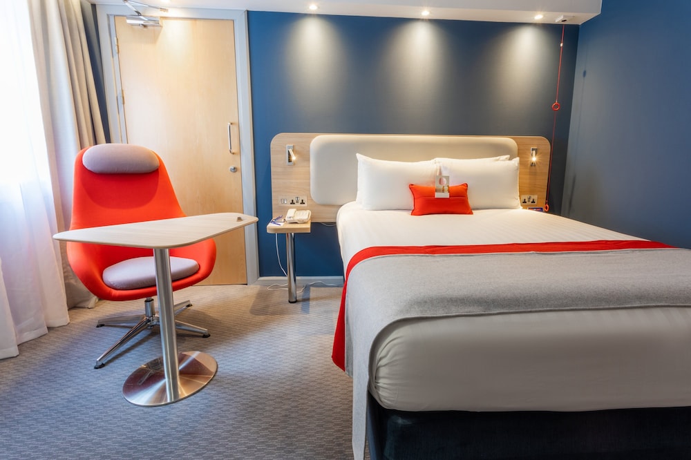 Standard Room, 1 Double Bed, Accessible (with Free Hot Breakfast) - Photo 8