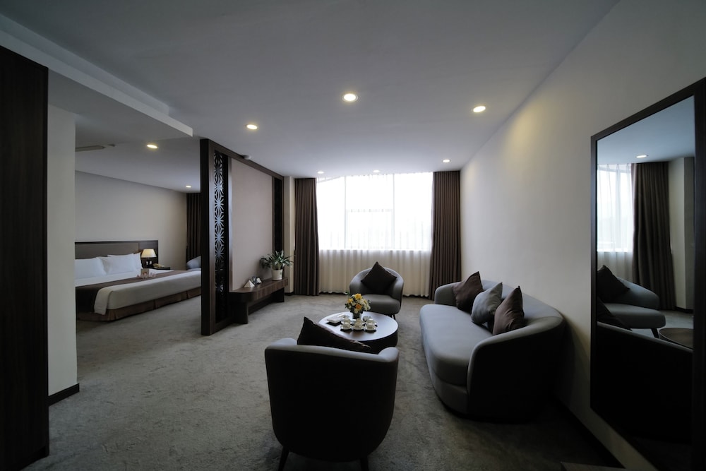 Executive Suite photo 3