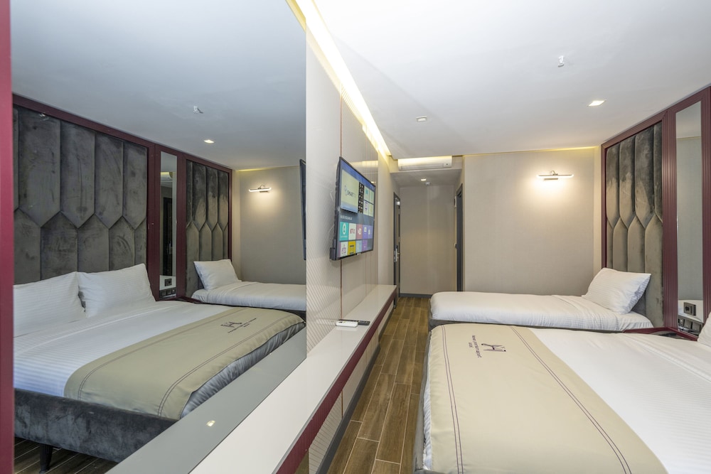 Deluxe Double or Twin Room - Photo 26