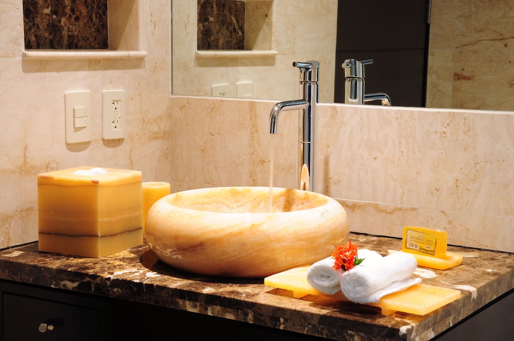 Premium Condo, 2 Bedrooms, Hot Tub - Photo 15