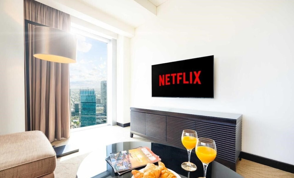 Luxury Suite, 1 King Bed, City View photo 1