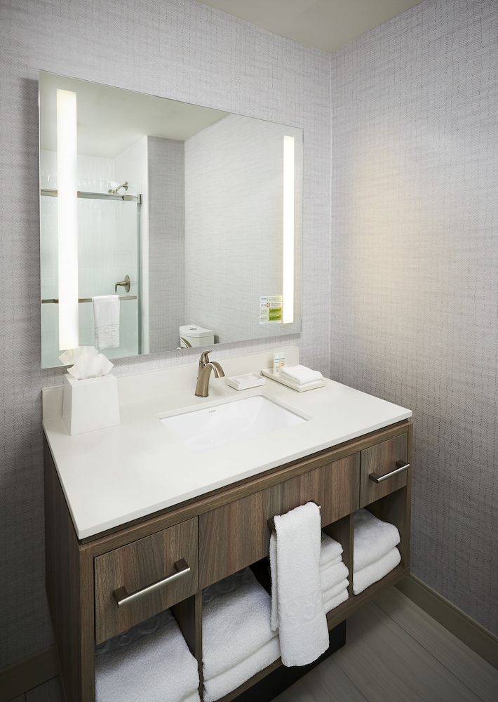 Room, 2 Queen Beds, Accessible - Photo 6