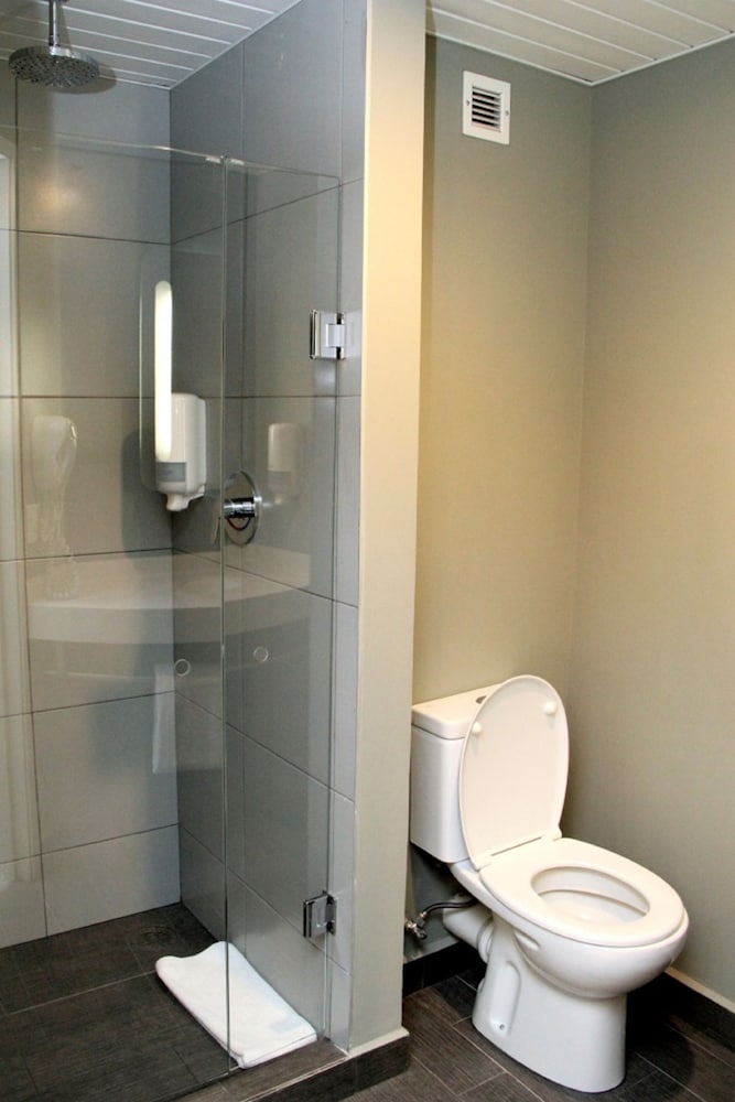Standard Twin Room, 2 Double Beds photo 2