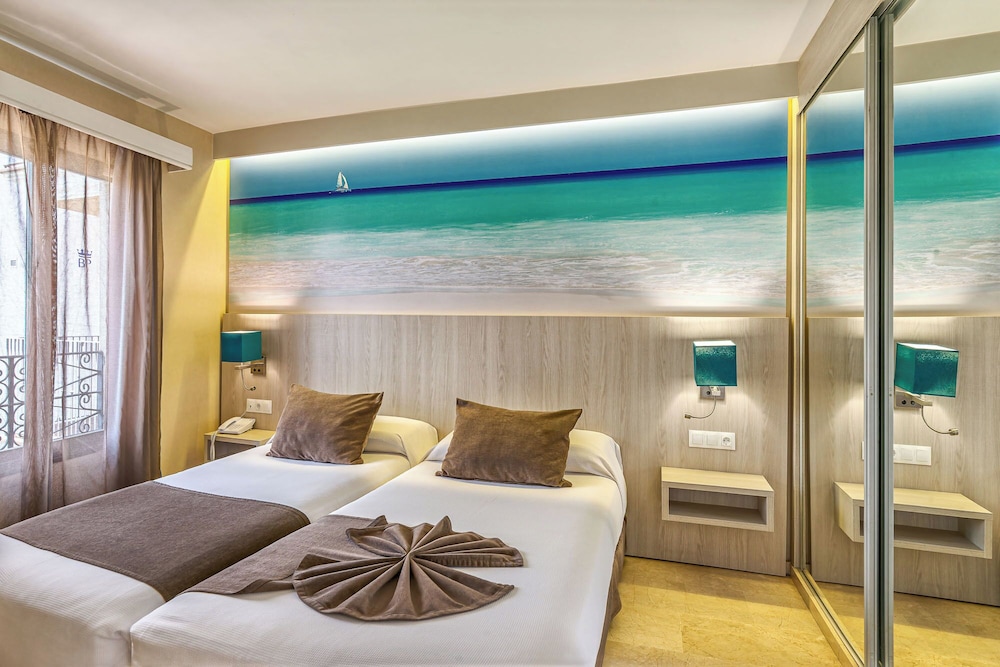 Apartment, 1 Bedroom, Pool View (1 adult) - Photo 3