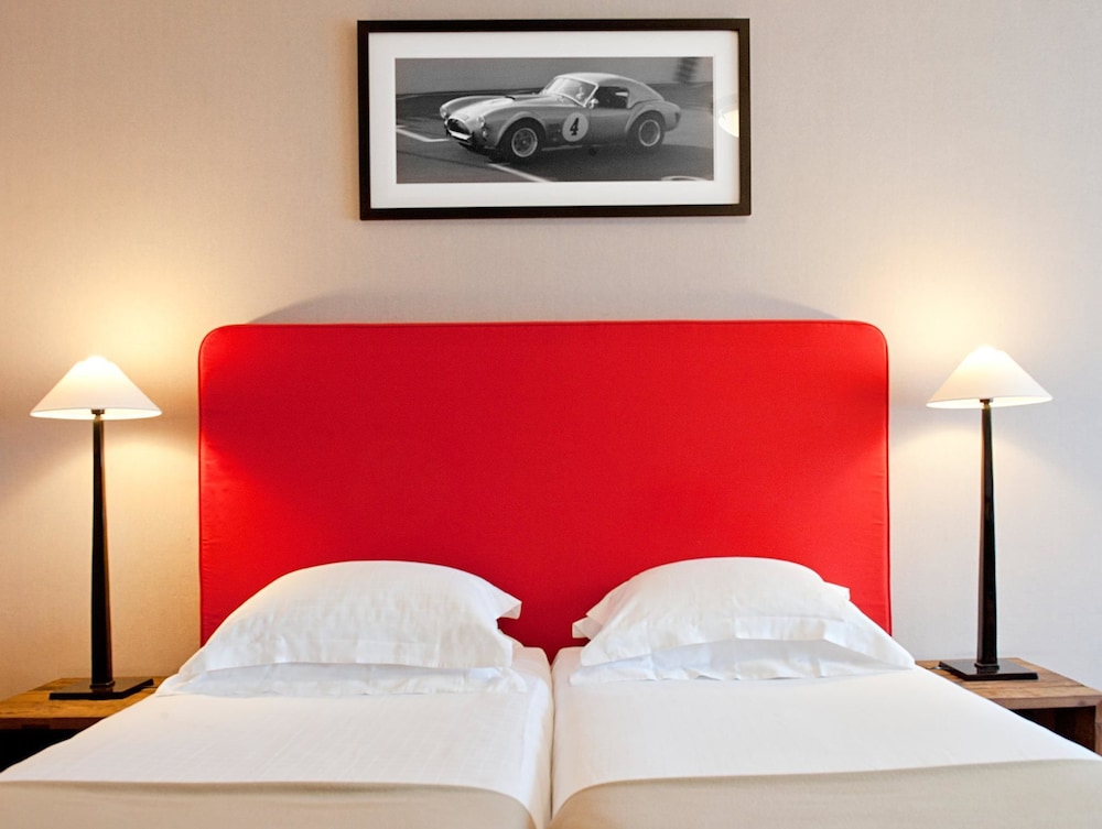 City Room - Photo 2