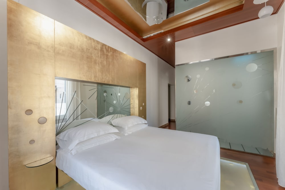 Exclusive Double Room, City View thumbnail 6
