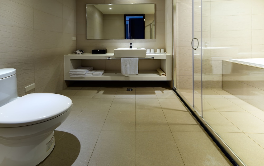 Deluxe Quadruple Room, Lake View photo 2