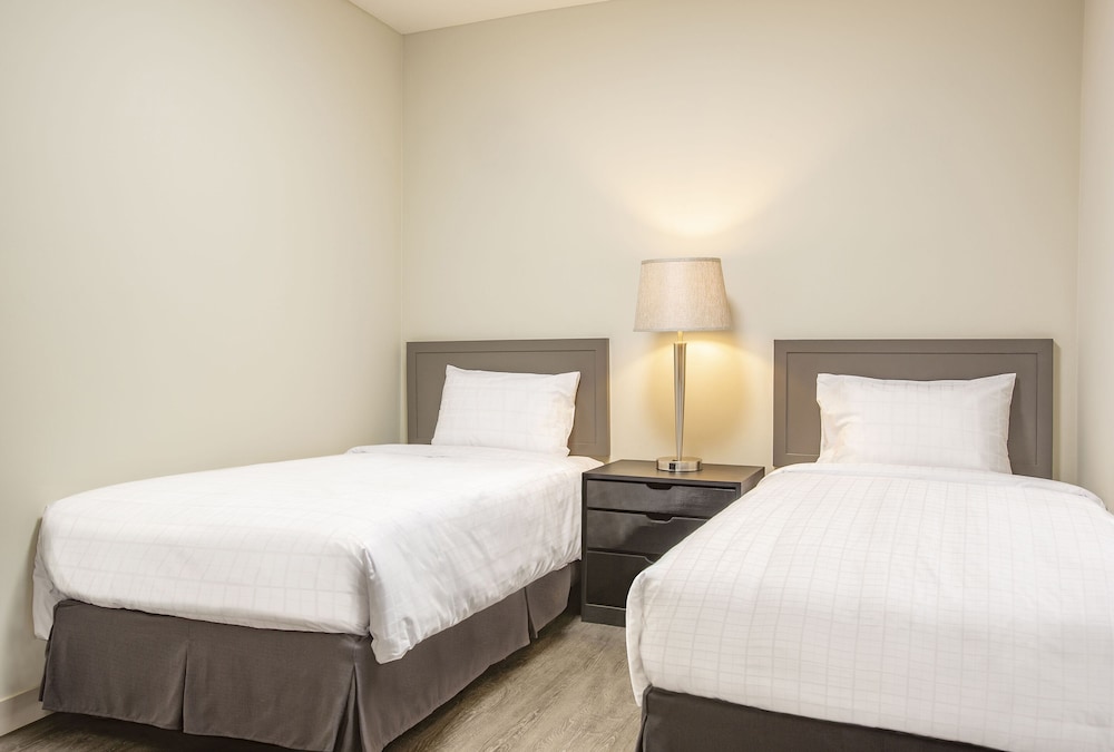 3 Bedrooms Suite 1 King, 1 Queen & 2 Singles, Apartment photo 3