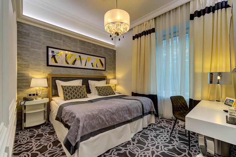 Premium Double or Twin Room photo 1