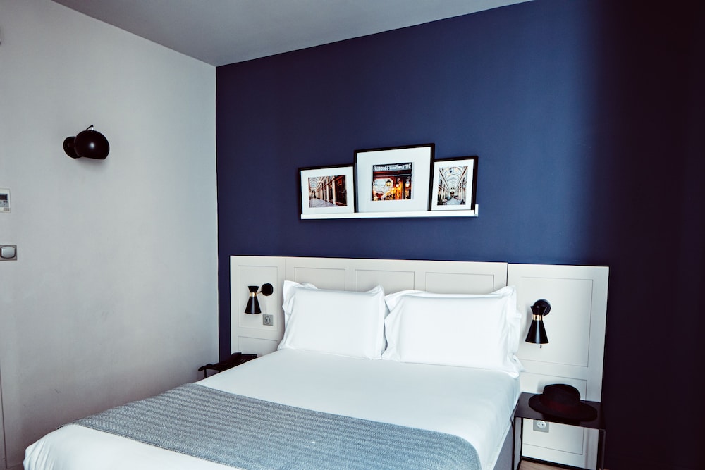 Superior Double Room, Bathtub photo 2