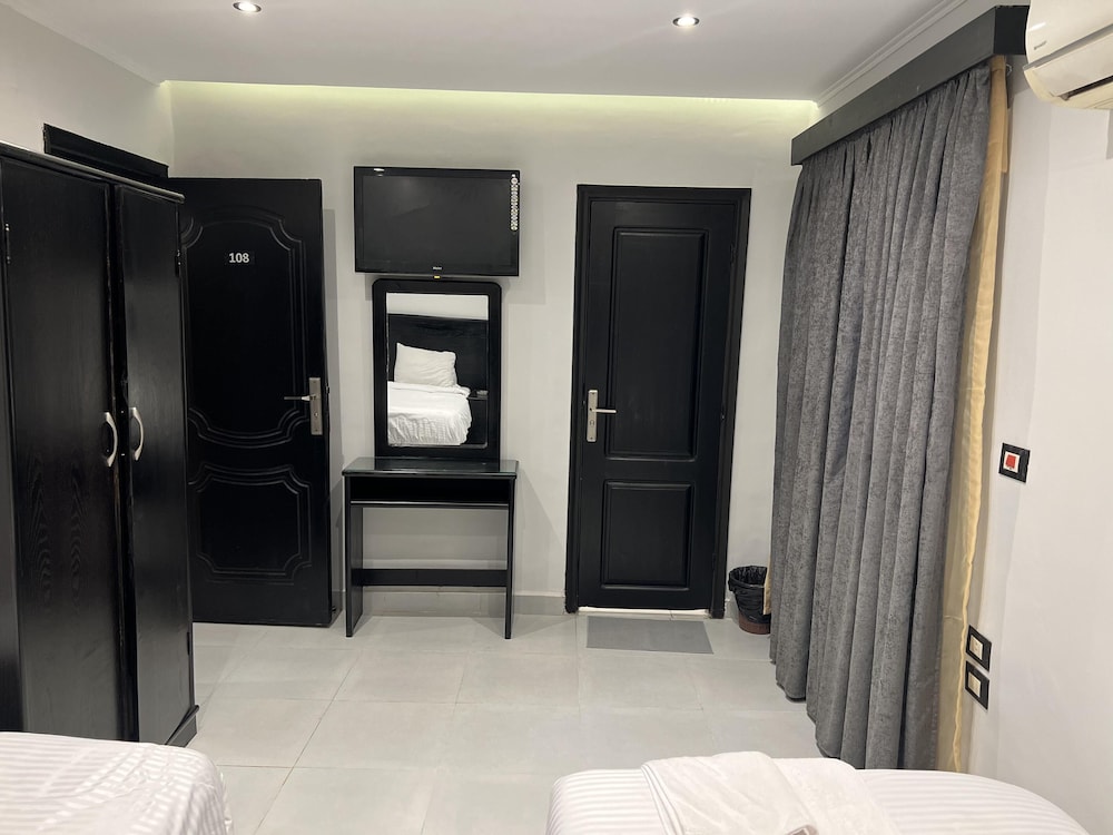 Deluxe Twin Room photo 3