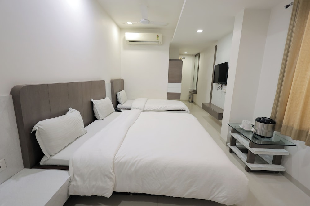 Deluxe Room - Photo 4
