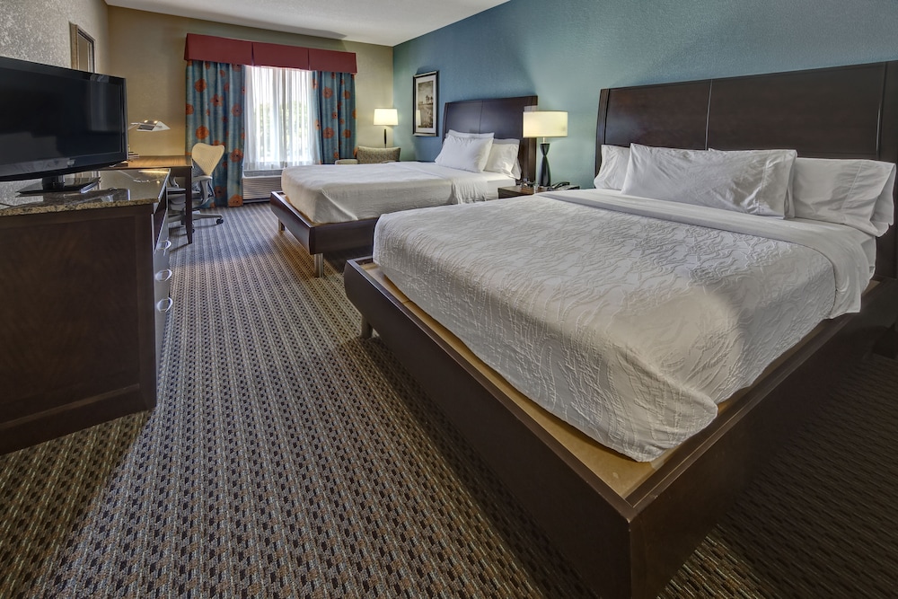 Room, 2 Queen Beds, Accessible (Roll-In Shower) - Photo 3
