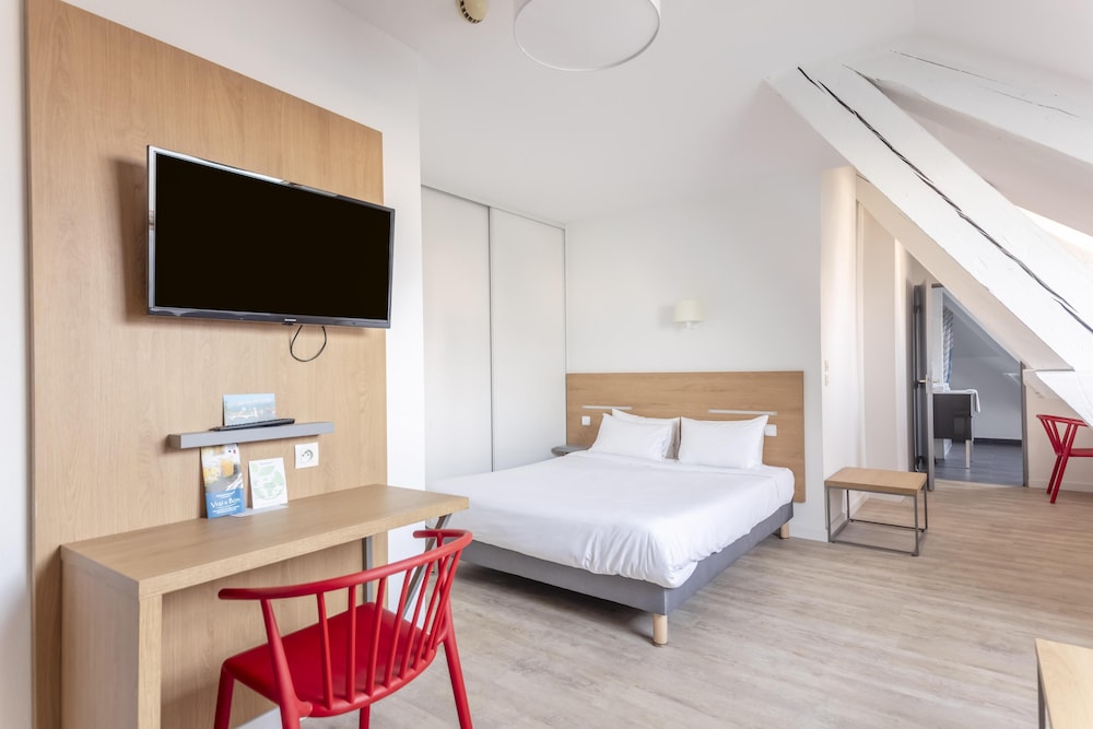 Superior Studio, 1 Double or 2 Twin Beds, Terrace, City View photo 3
