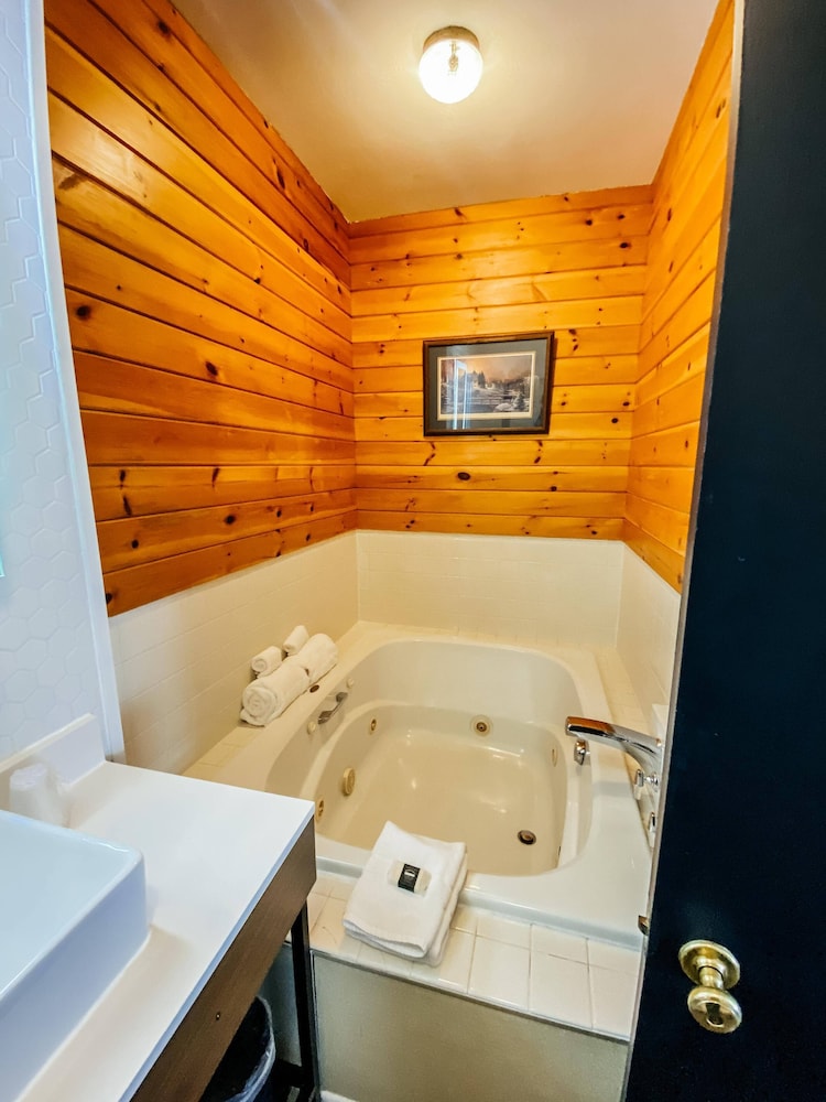 Suite, Private Bathroom (Suite 104) photo 2