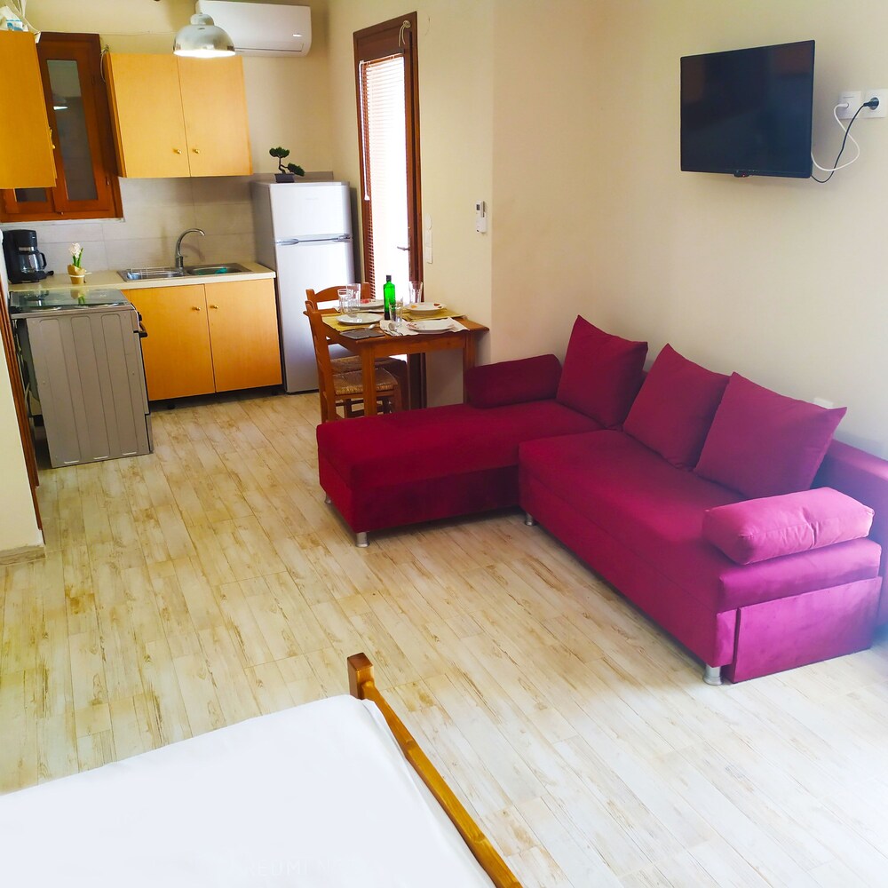 Deluxe Studio, Balcony, Sea View (Studio 2) photo 3