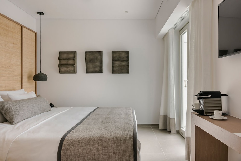 Deluxe Room (with Plunge Pool) photo 3