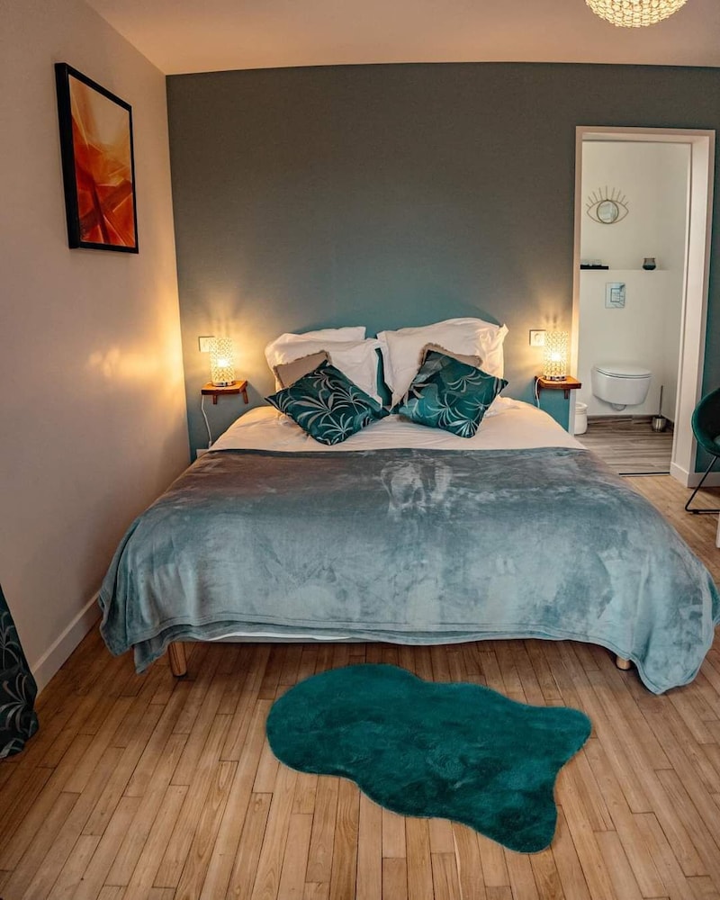 Premium Double Room, Ensuite, Courtyard View photo 1