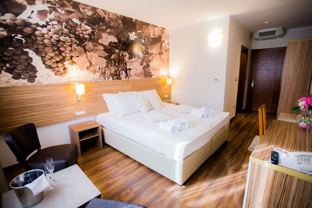 Standard Double Room Single Use, City View photo 1