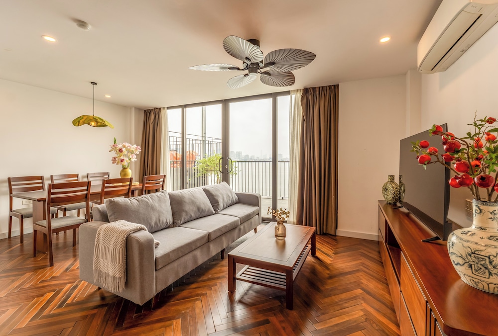 Deluxe Apartment, 2 Bedrooms, Balcony, Lake View