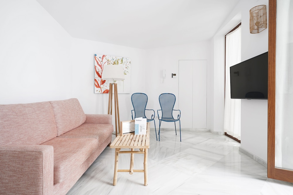3 Bedroom Apartment - Photo 15