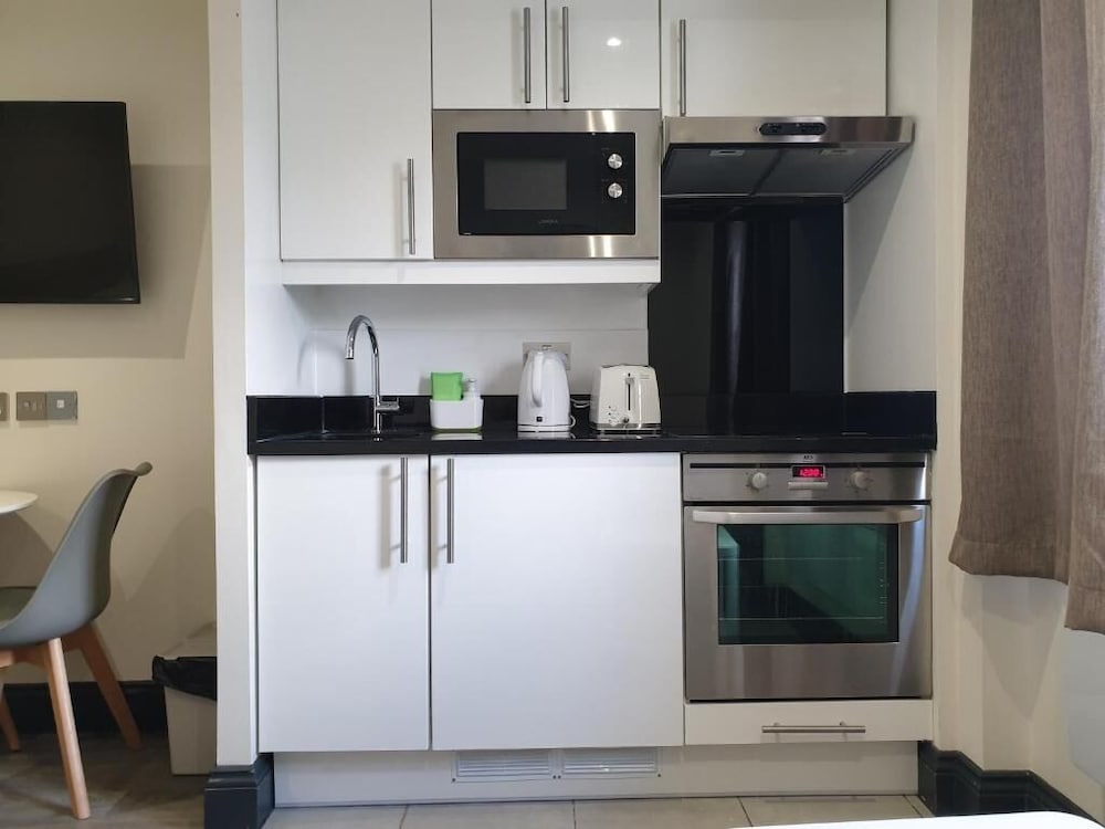 Deluxe Studio, 1 Double Bed, Non Smoking, Kitchen photo 2