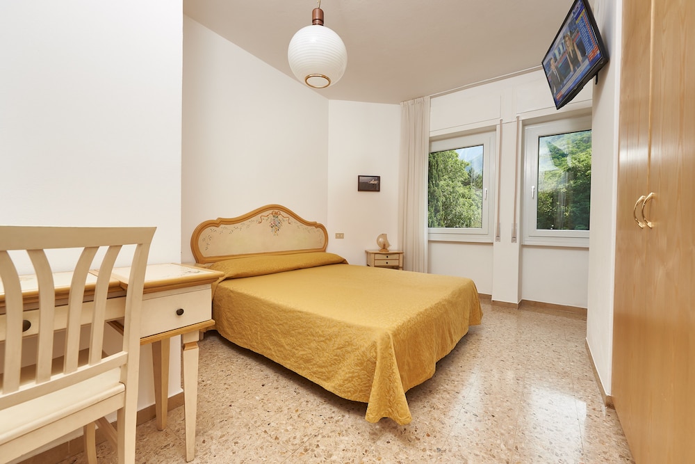 Double Room, Mountain View