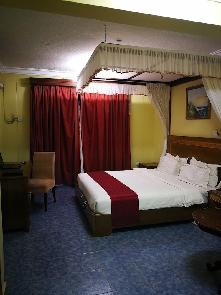 Executive Suite photo 2