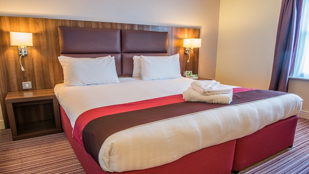 Standard Room, 1 King Bed - Photo 5
