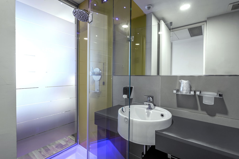 Superior Triple Room - Photo 5