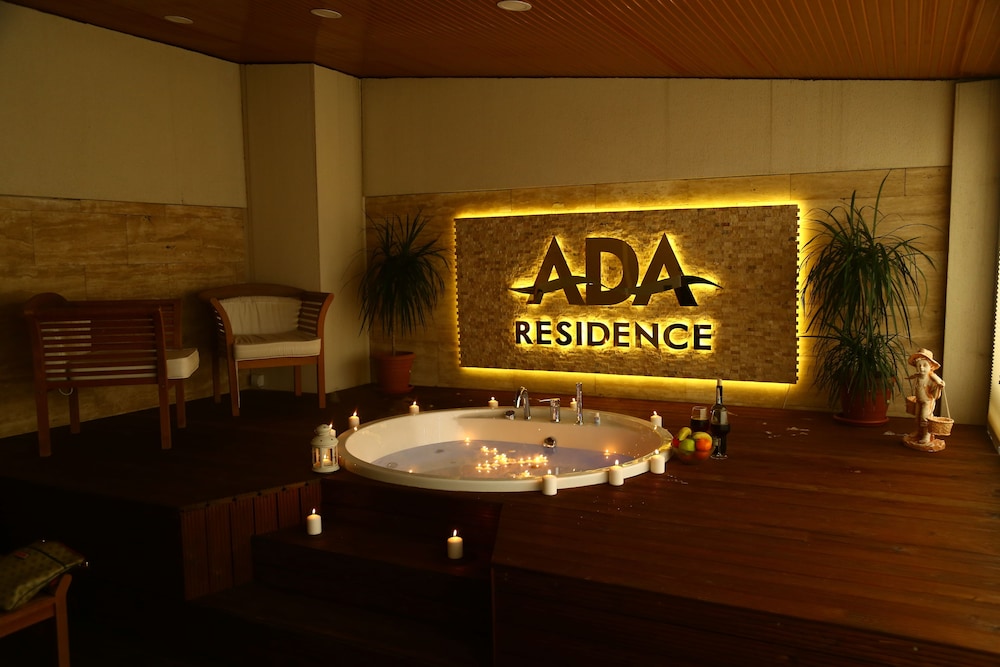 Deluxe Apartment, Jetted Tub photo 2