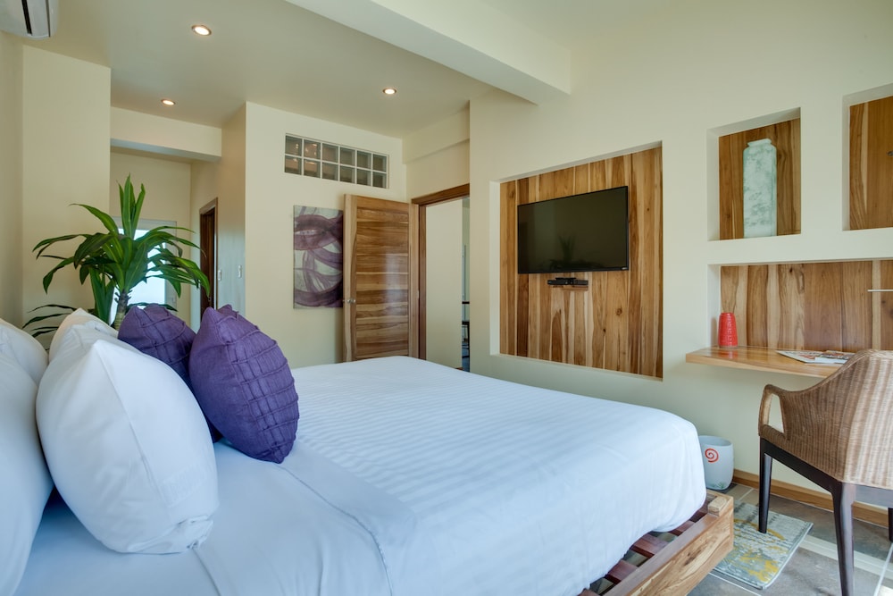 Condo, 3 Bedrooms, Ocean View