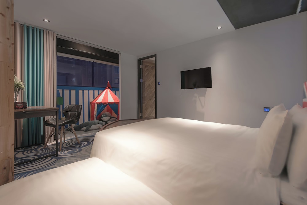 Signature Triple Room photo 2