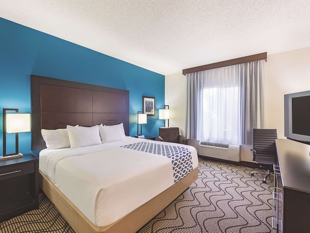 Room, 1 King Bed, Accessible, Non Smoking (Mobility)