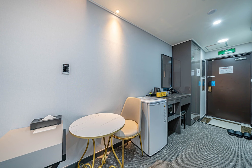 Triple Room - Photo 2